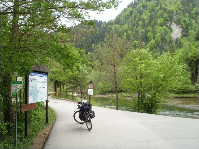 Jarná cesta okolo Slovenska